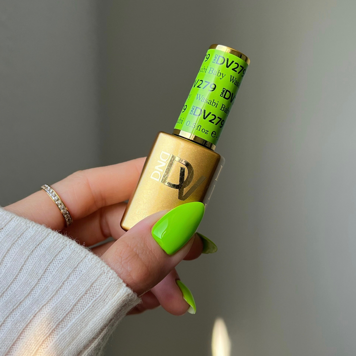 DND Diva #279 Wasabi Baby – nail swatch 3
