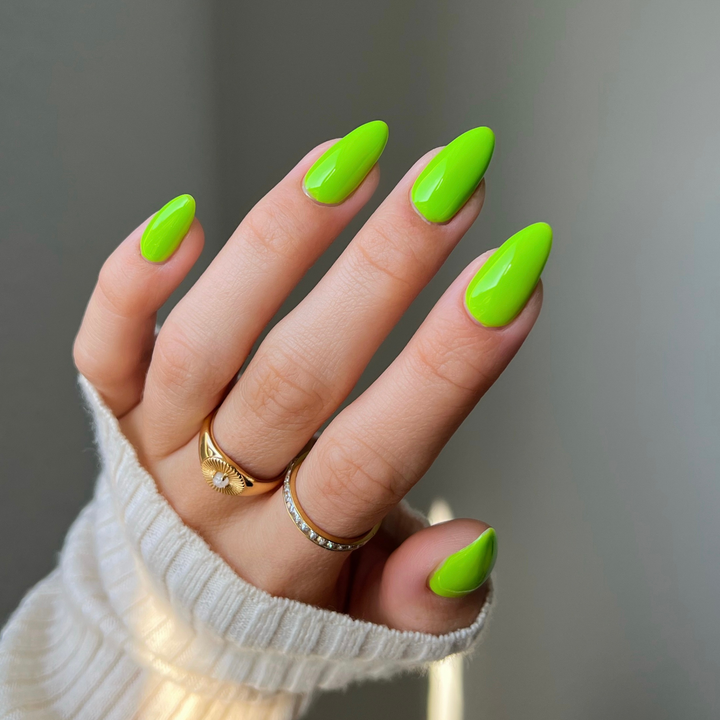 DND Diva #279 Wasabi Baby – nail swatch