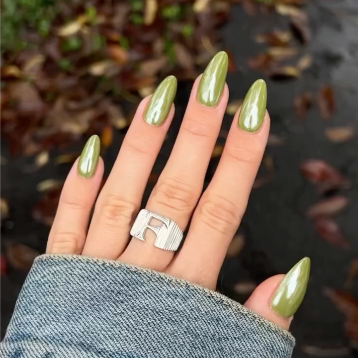 DND Diva #282 Dirty Martini – nail swatch 6