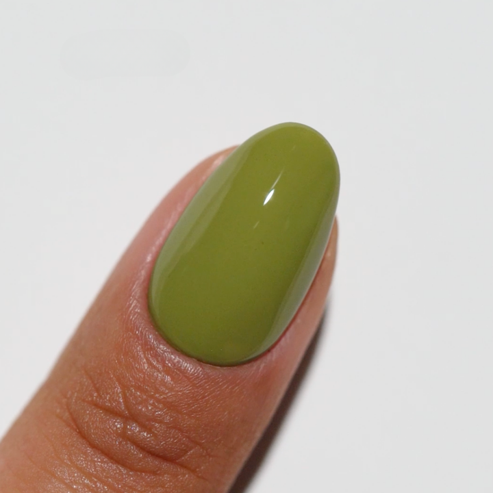 DND Diva #282 Dirty Martini – nail swatch