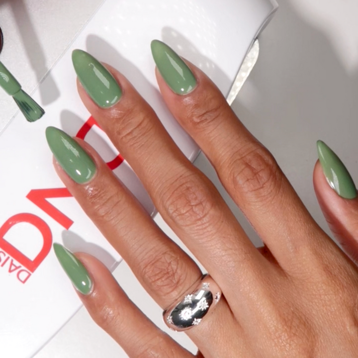 DND Diva #286 First Place – nail swatch 5