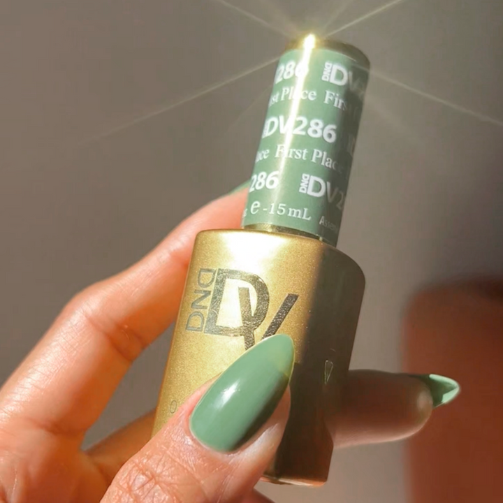 DND Diva #286 First Place – nail swatch 4