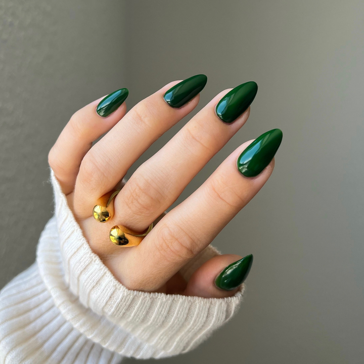 DND Diva #289 Crocodile Tales – nail swatch 3