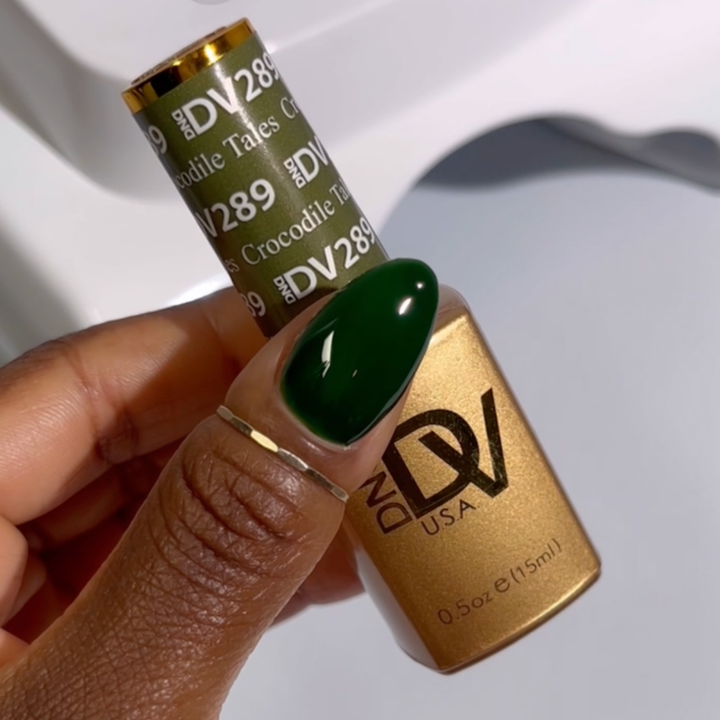 DND Diva #289 Crocodile Tales – nail swatch 4