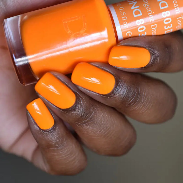 DND Gel #803 Tangerine Dream – nail swatch 2